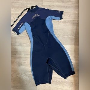 Women wetsuit size 6 Bare brand